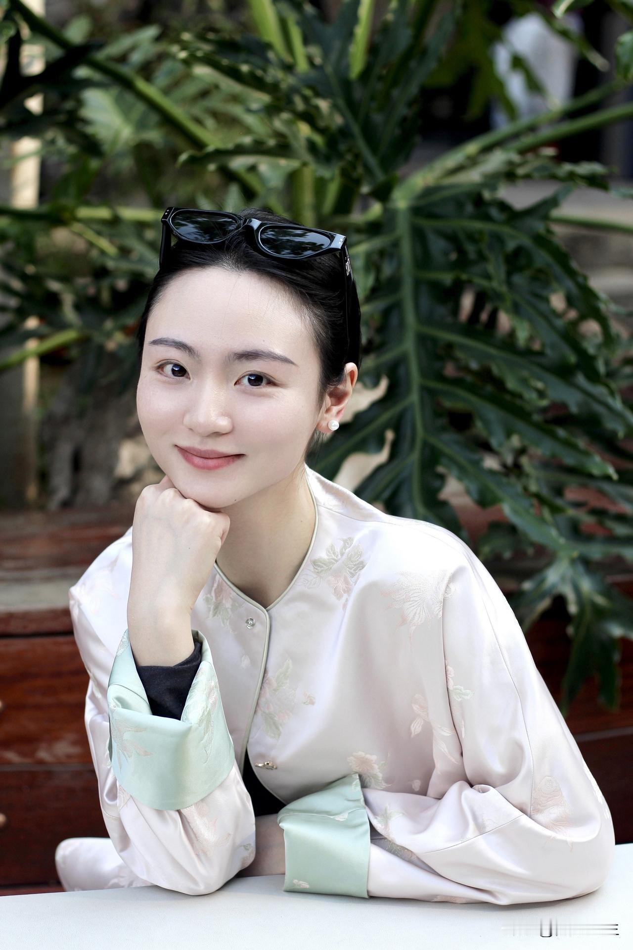 既然归途难寻，不如向前既然得失难料，不如看淡既然喧嚣难静，不如自安既然完美