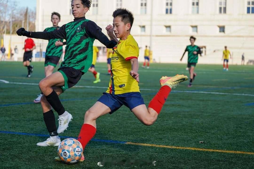 上演帽子戏法。11月22日，西班牙加泰U15优选联赛(2)第2组第10轮，安格拉