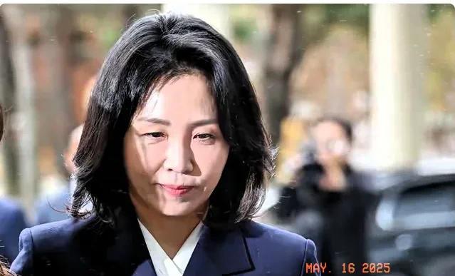 国总统选举前夕，李在明与金文洙的选情对比引发热议李在明要选韩国总统了，他的老婆