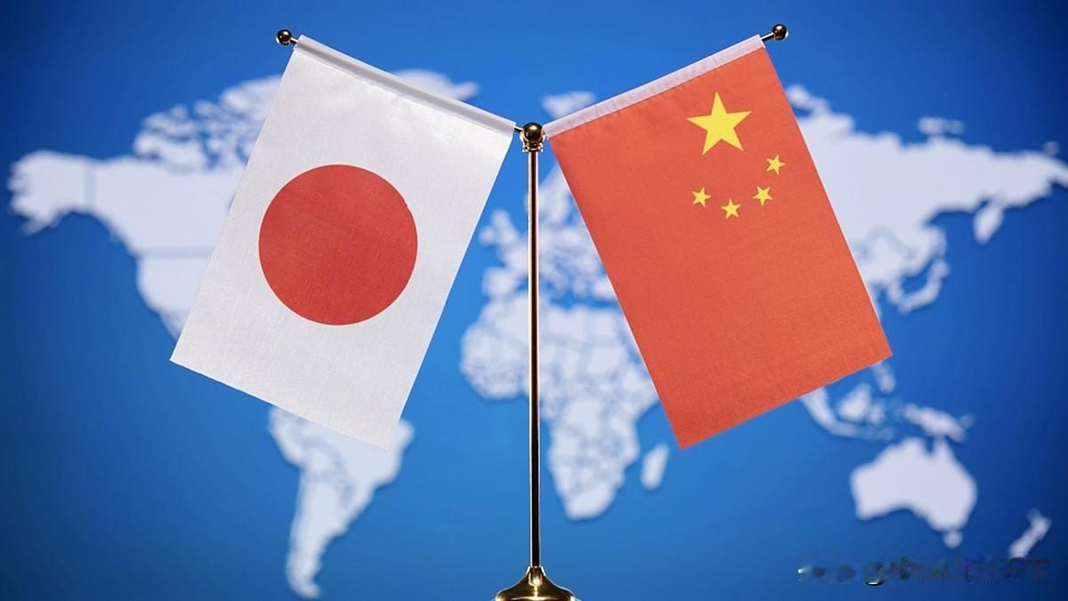 忽然看到一个电视台的栏目说日本要对中国打仗了。。。[捂脸哭]木叔和几个学者朋友