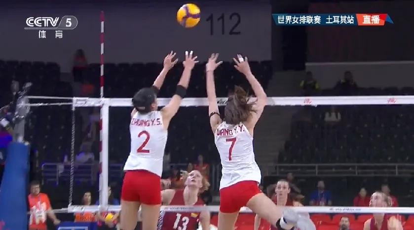 中国女排第二站首场3：2德国，可以说有惊无险，前三局德国大比分2-1率先拿到赛局