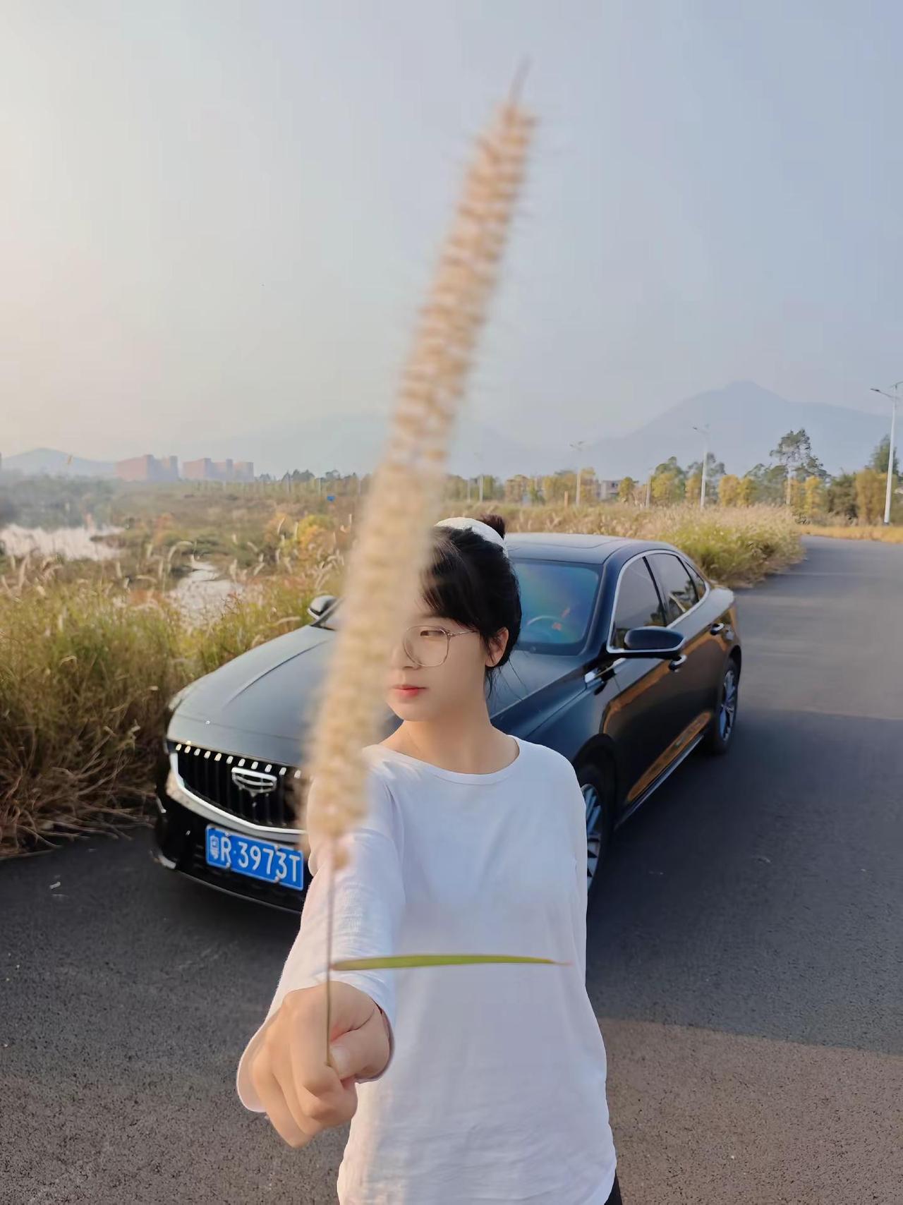 该拿什么感动你呢？我只是一个开破吉利的女孩星瑞