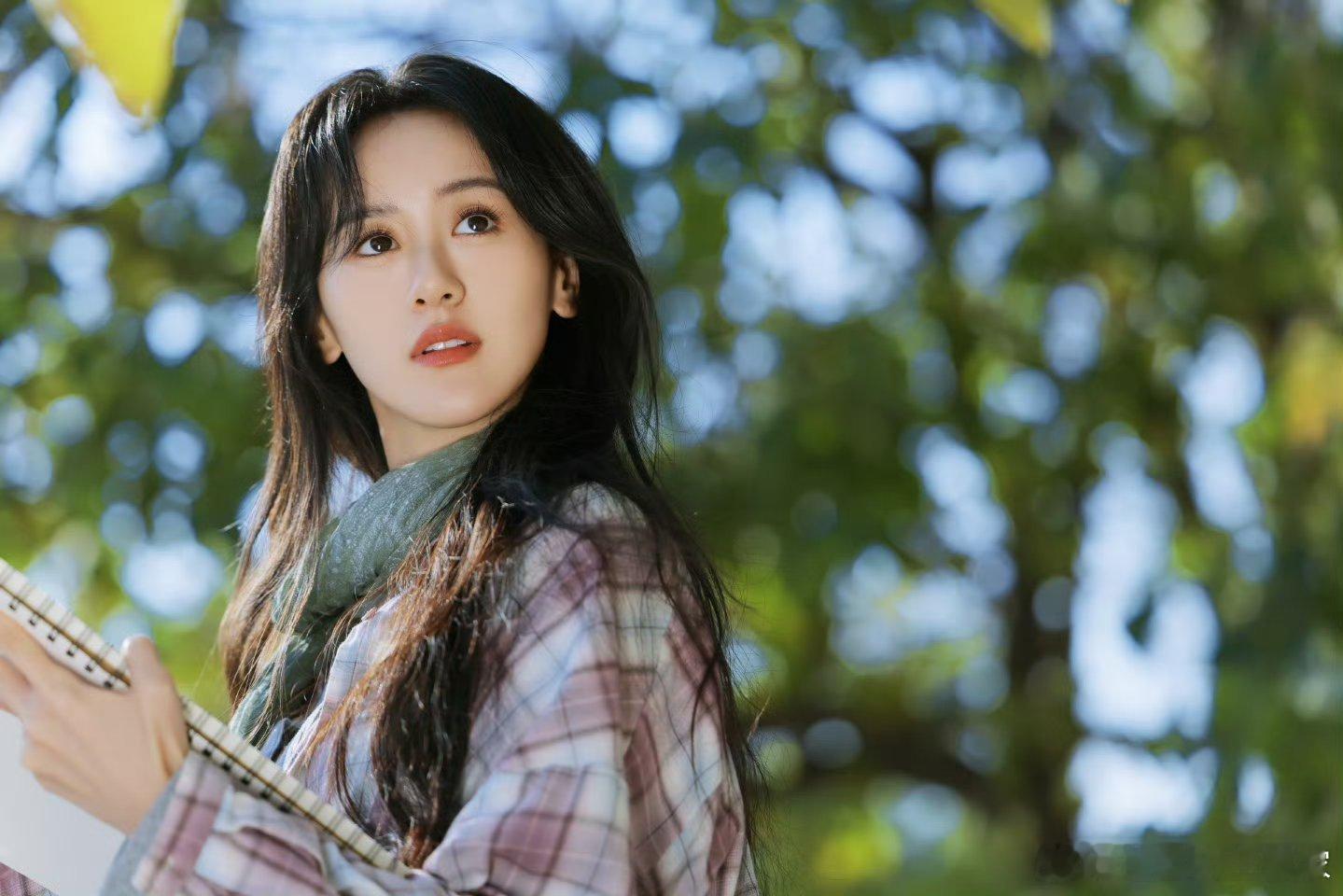 袁冰妍秋日写真这一组真的击中我的心巴姐姐还可以出来演戏吗