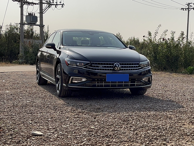 18岁迈腾车主父母疼爱，给我买的迈腾330豪华，提车28天，特别喜欢这代B8的