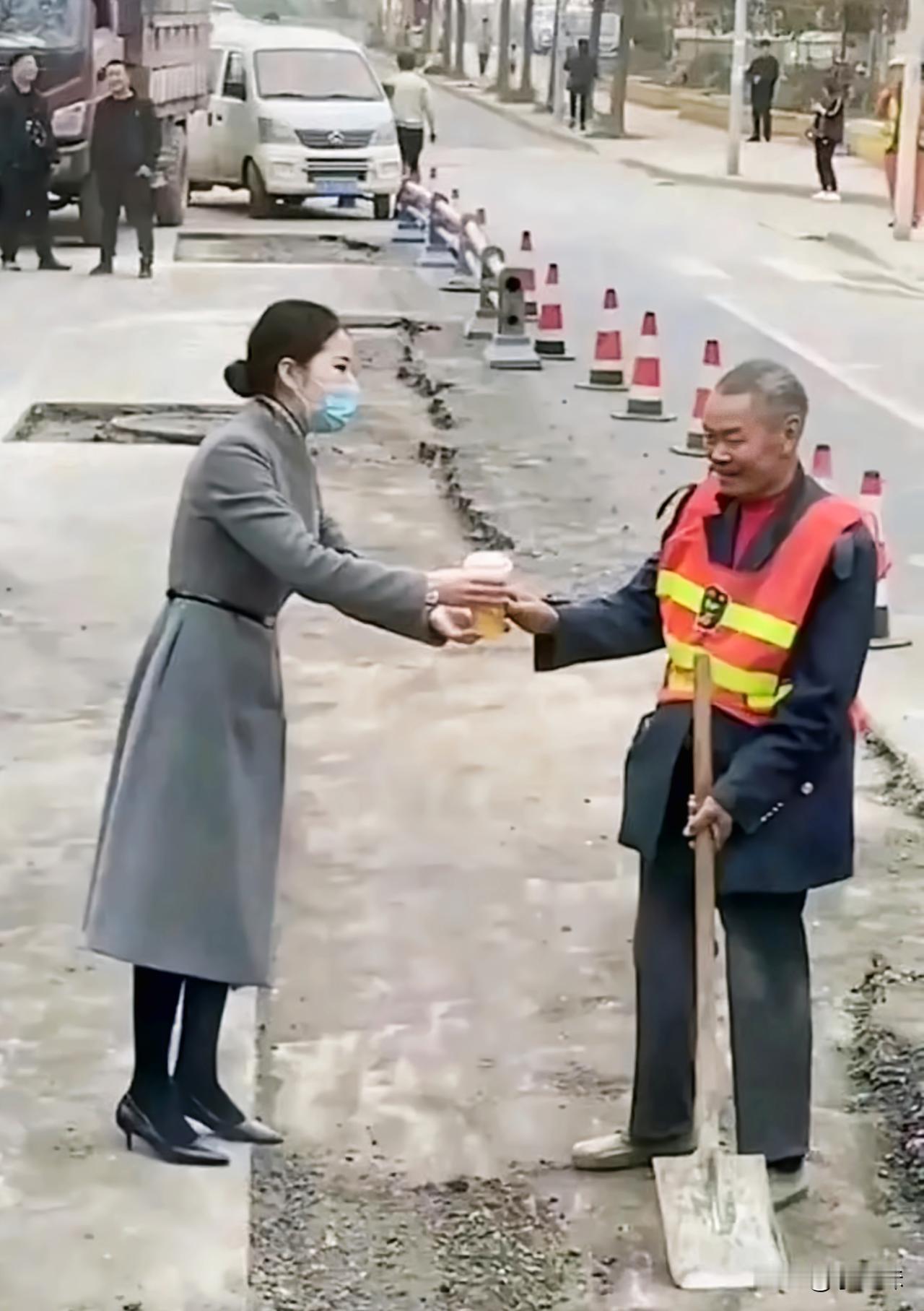 虽然是摆拍，但是希望拍完不要收回去，君子论迹不论心