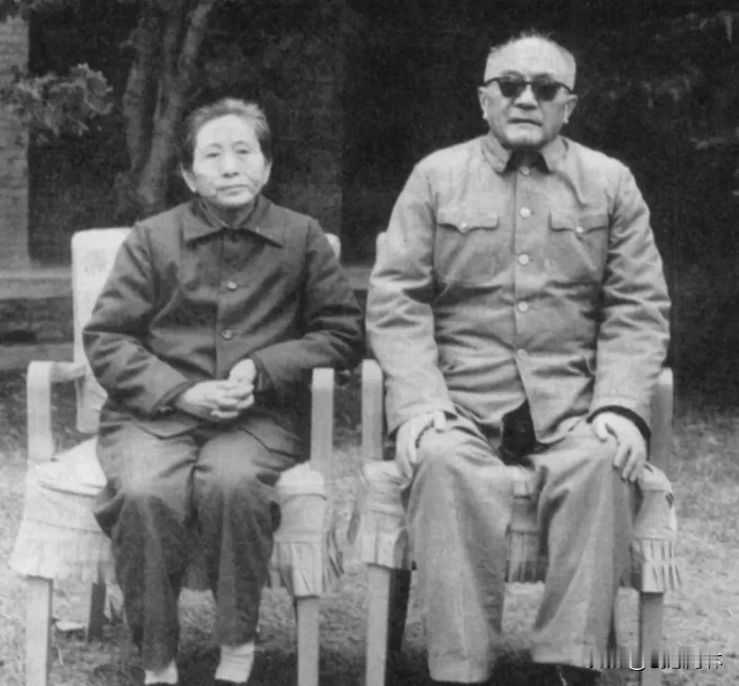 1962年，唐棣华在得知彭德怀和浦安修离婚后，也产生了和丈夫黄克诚分开的想法，但