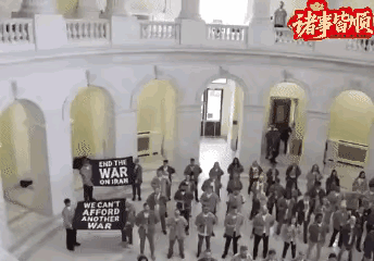 兄弟们，这么大的事居然没多少人关注？当地时间4月20日，上百名美国退伍老兵带着