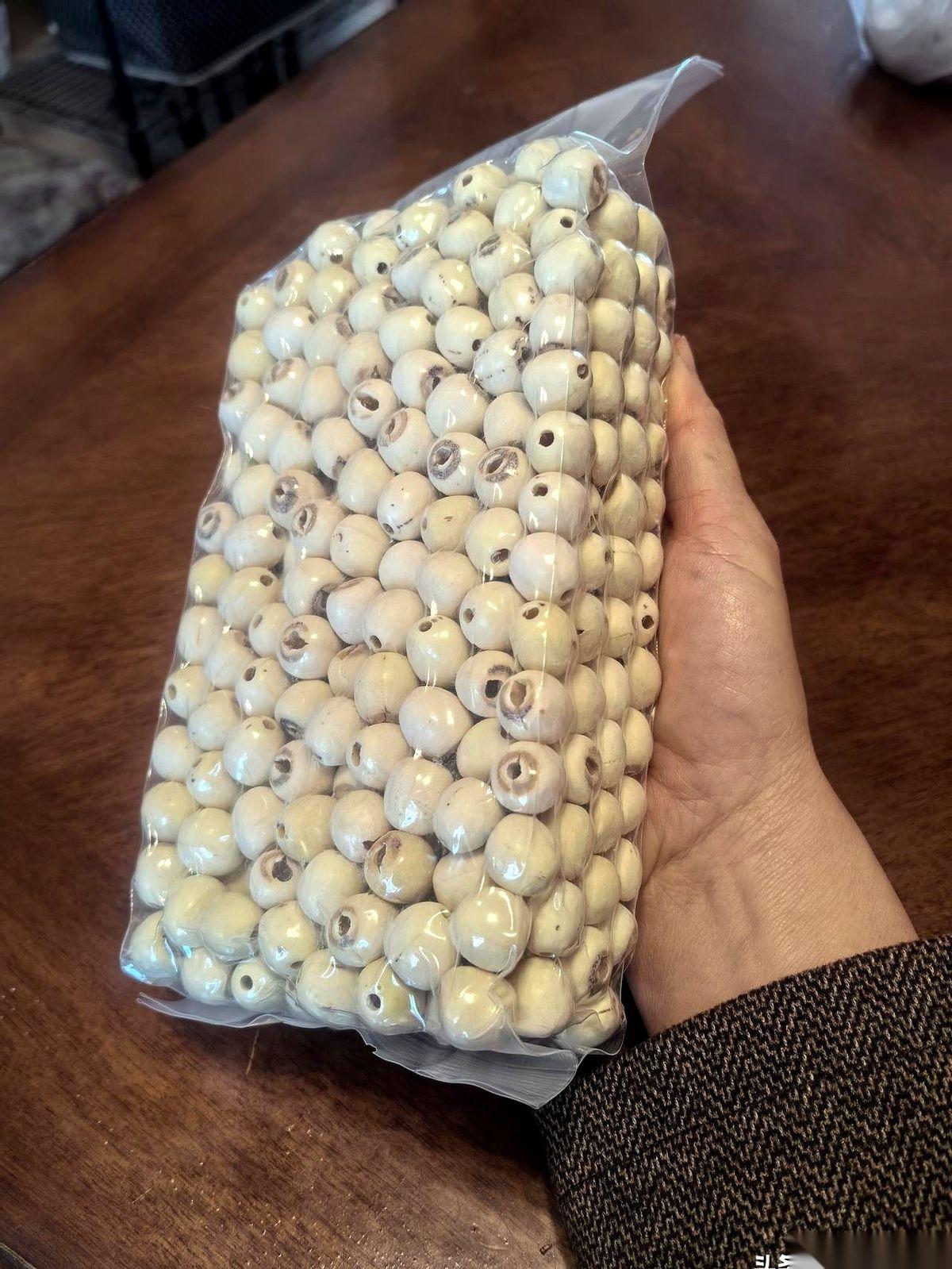 最怕的不是降温。是半夜里突然响起来的那几声咳嗽，咳得我心都揪起来了。这体质，