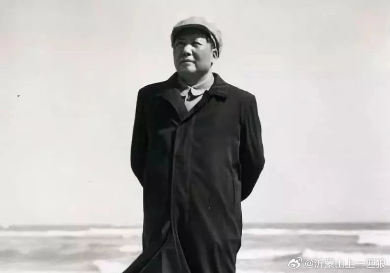 【美策动公知反毛：妄图迫使我们放弃毛主席思想!】 从二战之后，中国的模式和西方
