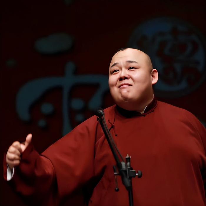 谁也没想到，杨鹤通这个籍籍无名的德云社相声演员上了热搜。起因是在他的直播中，