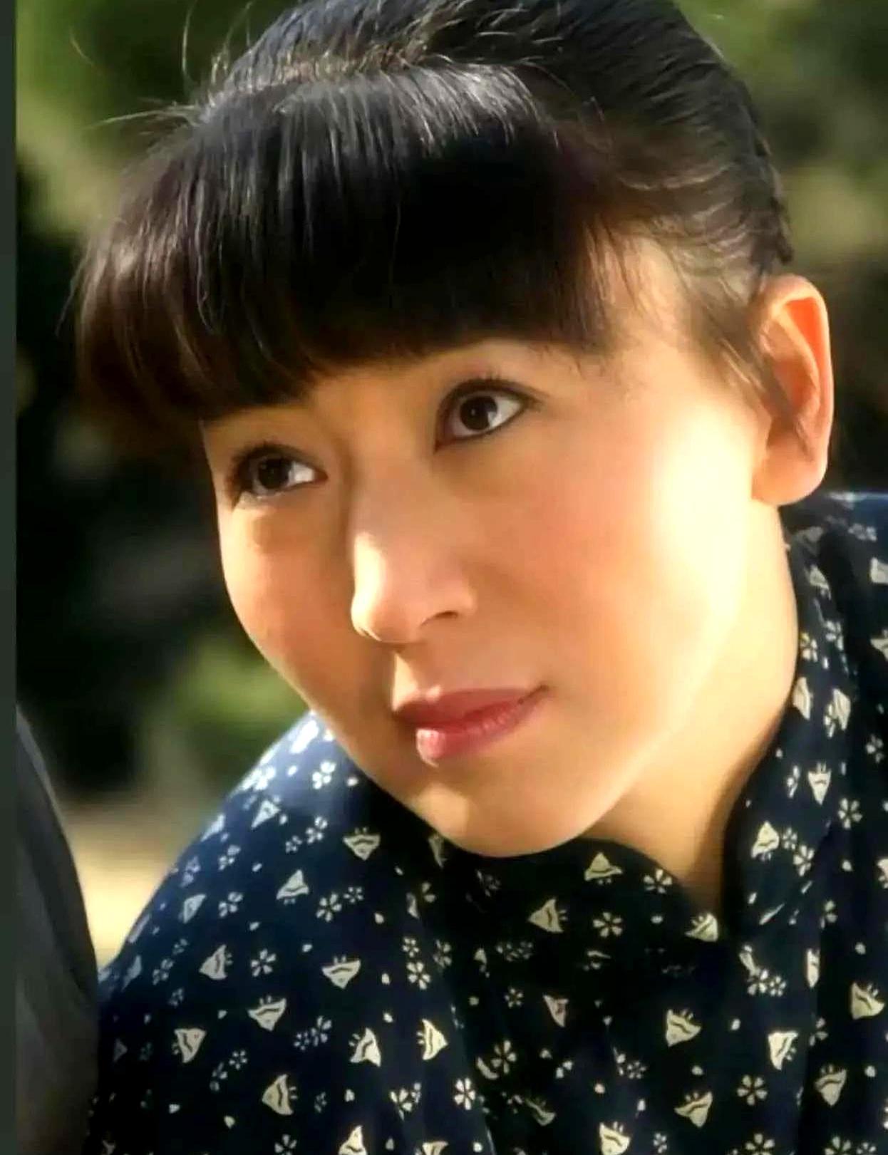 当婚姻变成资产负债表，感情就成了最不值钱的折旧项。闫学晶儿子的负面新闻登上热搜