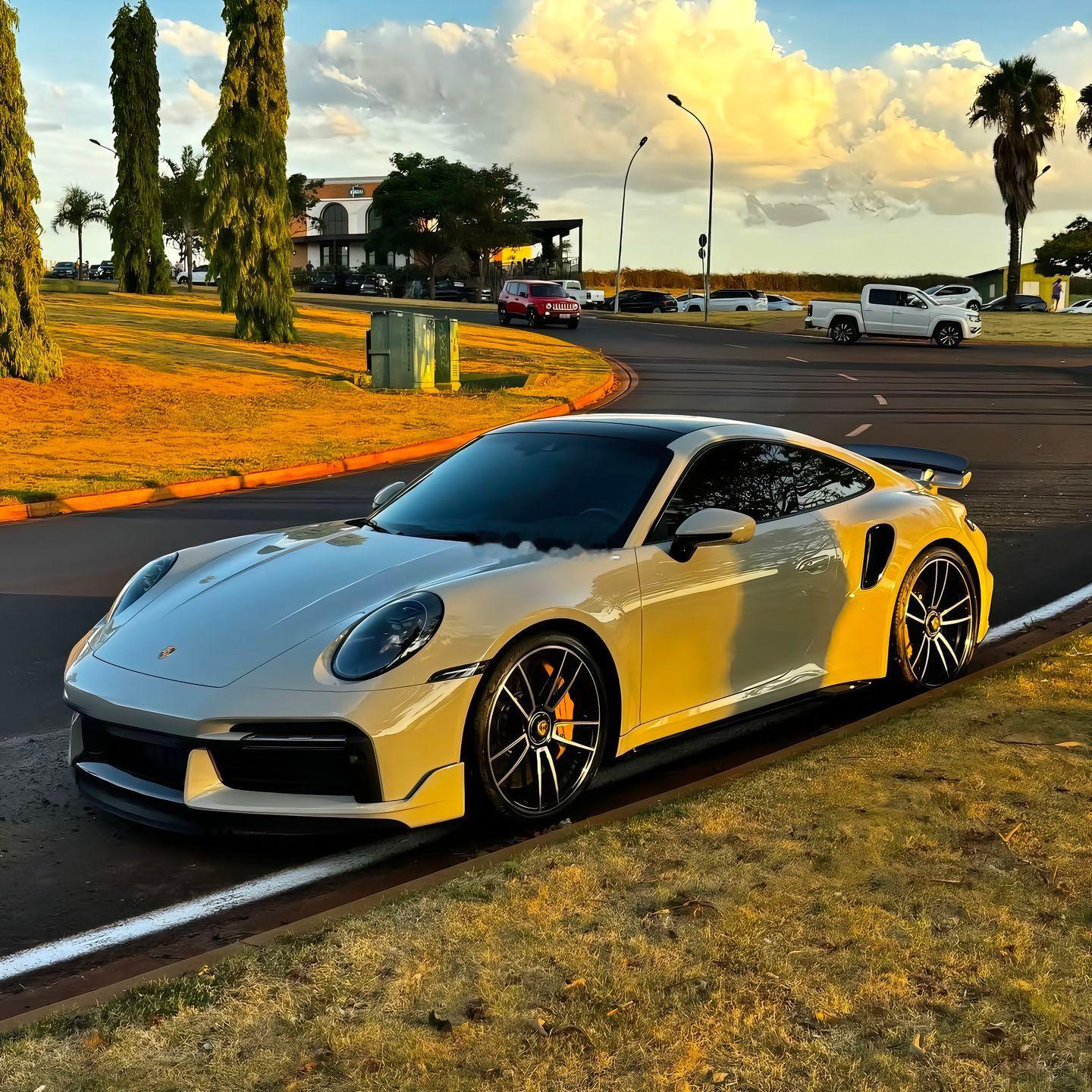 保时捷极具代表的性能车，PorscheTurboS保时捷911​​​