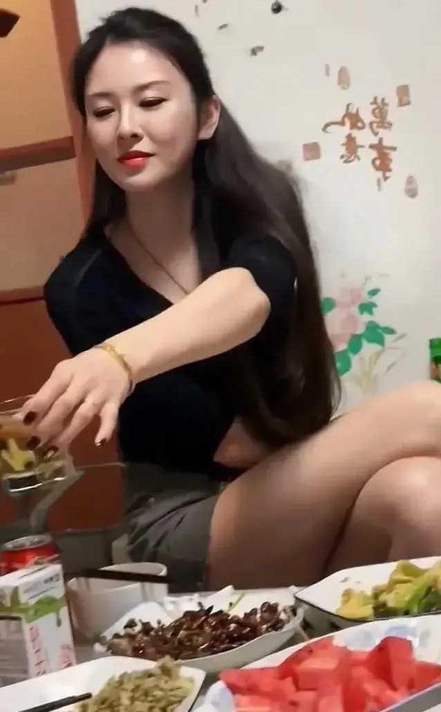 38岁优质剩女酒后崩溃大哭我朋友今年38了，大龄剩女，以前总说一个人也挺好，前