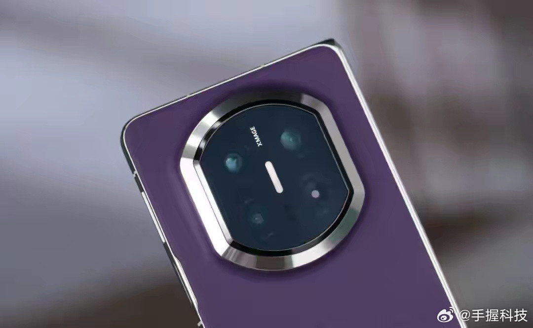 最近华为MateX8折叠屏的爆料不少。据说外屏6.5英寸，展开后能达到8.15