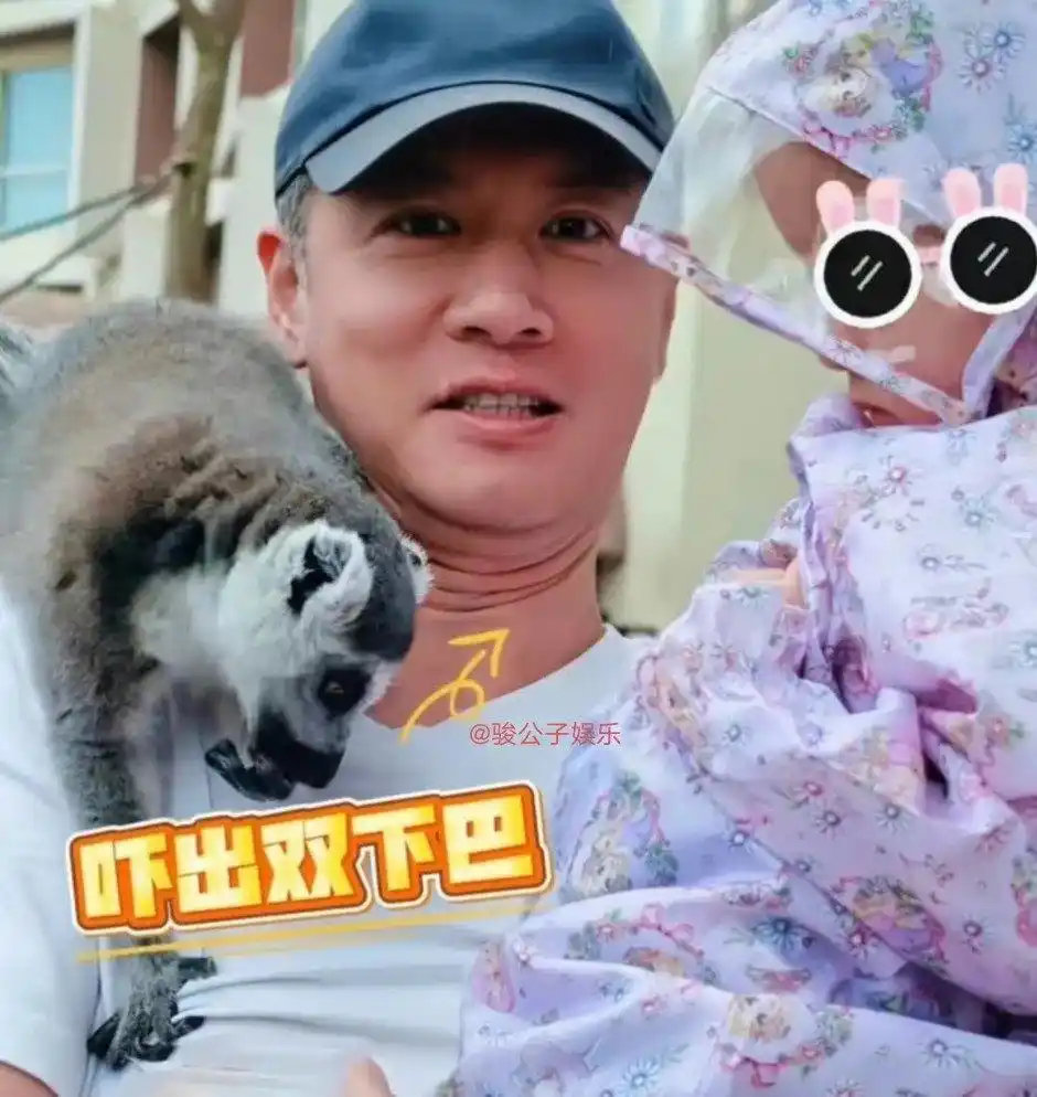 当年全网都劝47岁任重别娶孙骁骁，如今看来人家日子过得稳稳当当3岁女儿眉眼简直复刻任重，现在孙骁骁又