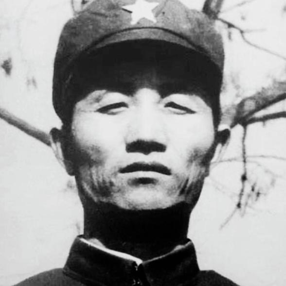 当年周总理把程子华派往红25军，原本安排的职位只是参谋长，怎料，程子华一到部队，