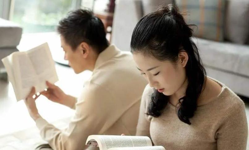 “丁克11年，现在有点后悔了！”一女子26岁结婚，现在马上40岁，夫妻二人听信网