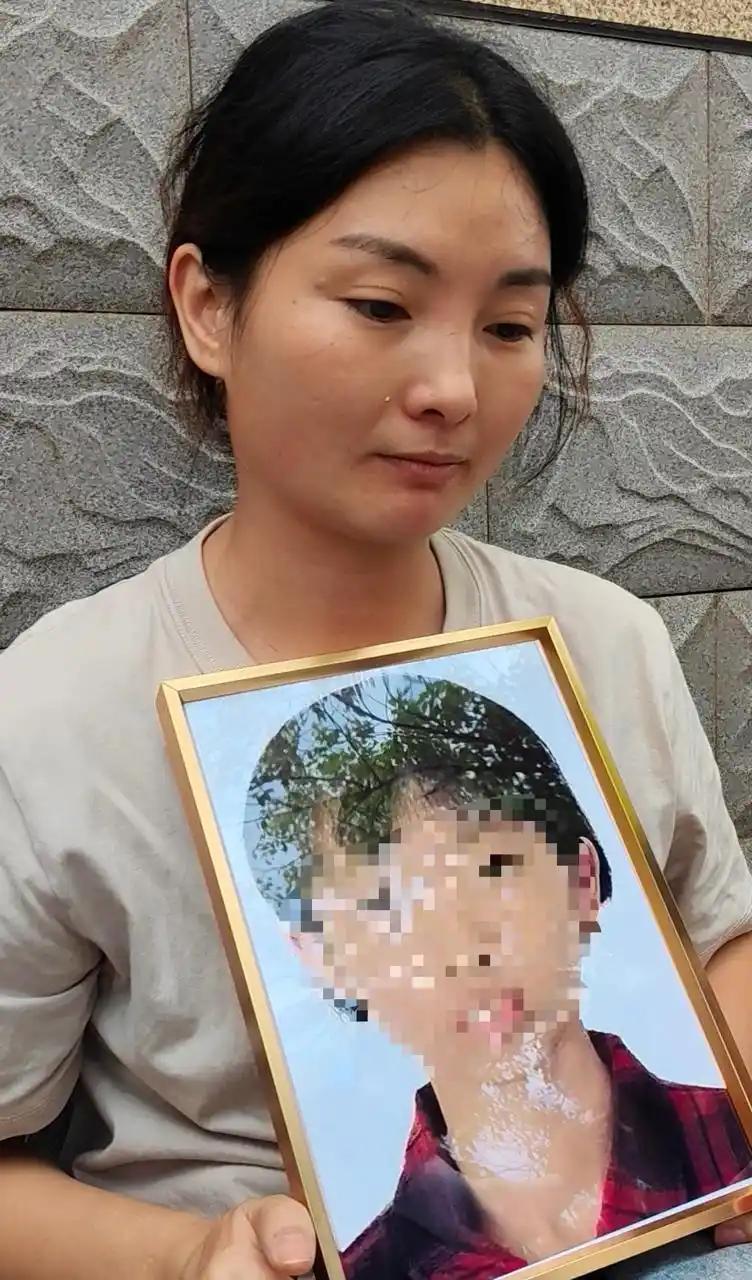 可怜的琪琪，谁来爱她！她只有12岁，她已经被生父和继母虐待折磨了10年多，然后