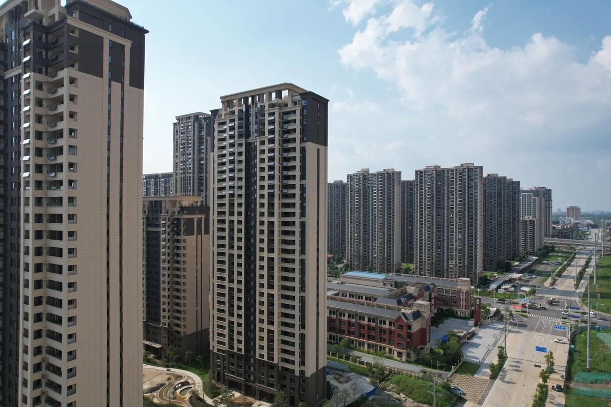 在深圳和广州分别于4月29日和30日出台房地产新政之后，武汉也跟上了。4月30