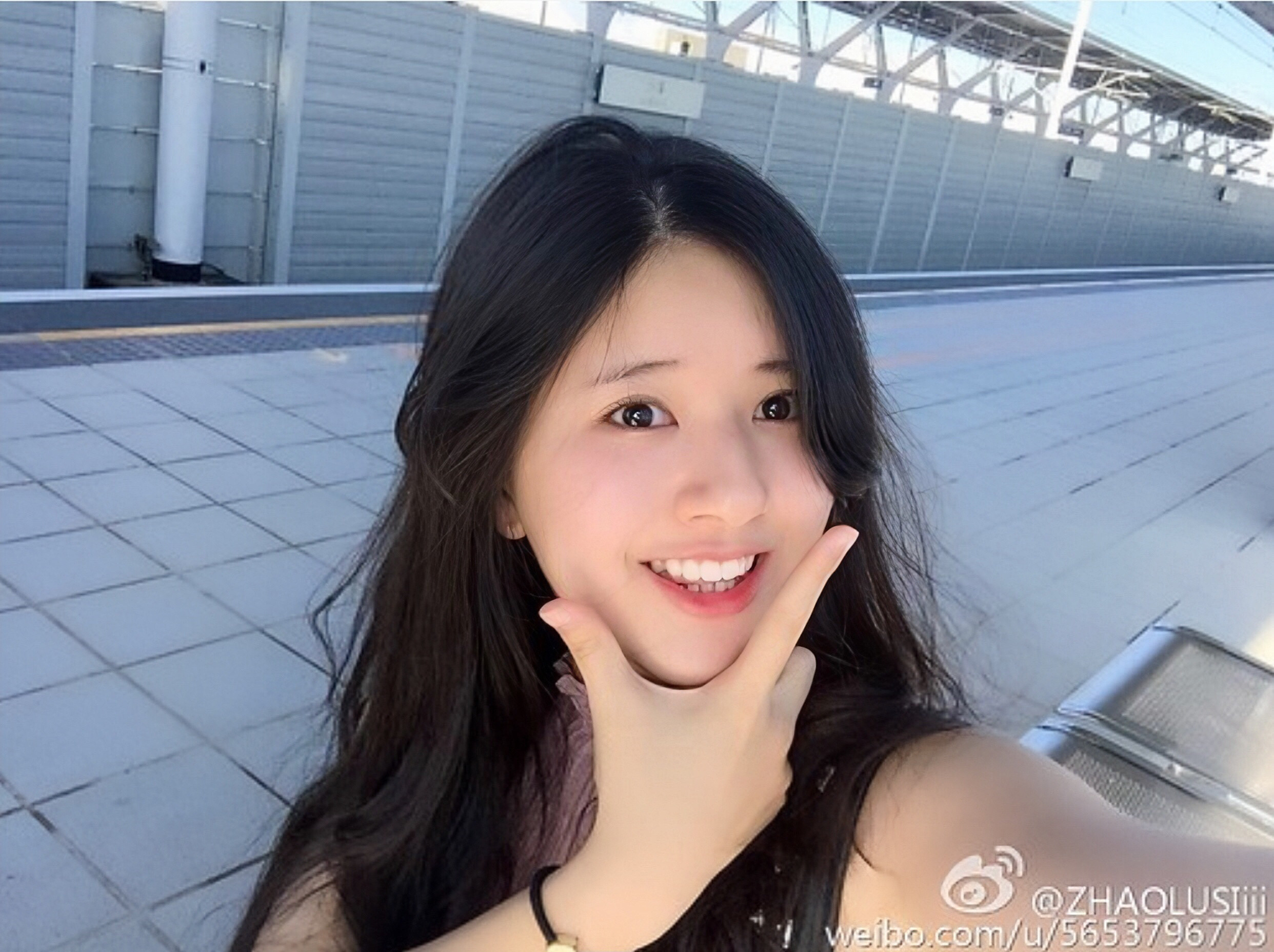 考古到一组大学时期的露思好稚嫩的脸庞！赵露思​​​
