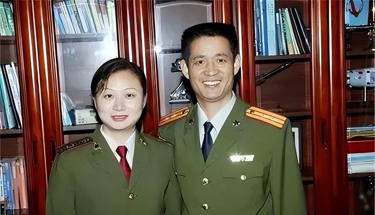 退休了还在跑学校，六十岁教娃算氧气循环，他把航天藏进日常里聂海胜今年61岁，