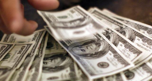 抛售美债已经成为必然！大国目前只剩6887美债了，之前又抛售了500多亿美债。如