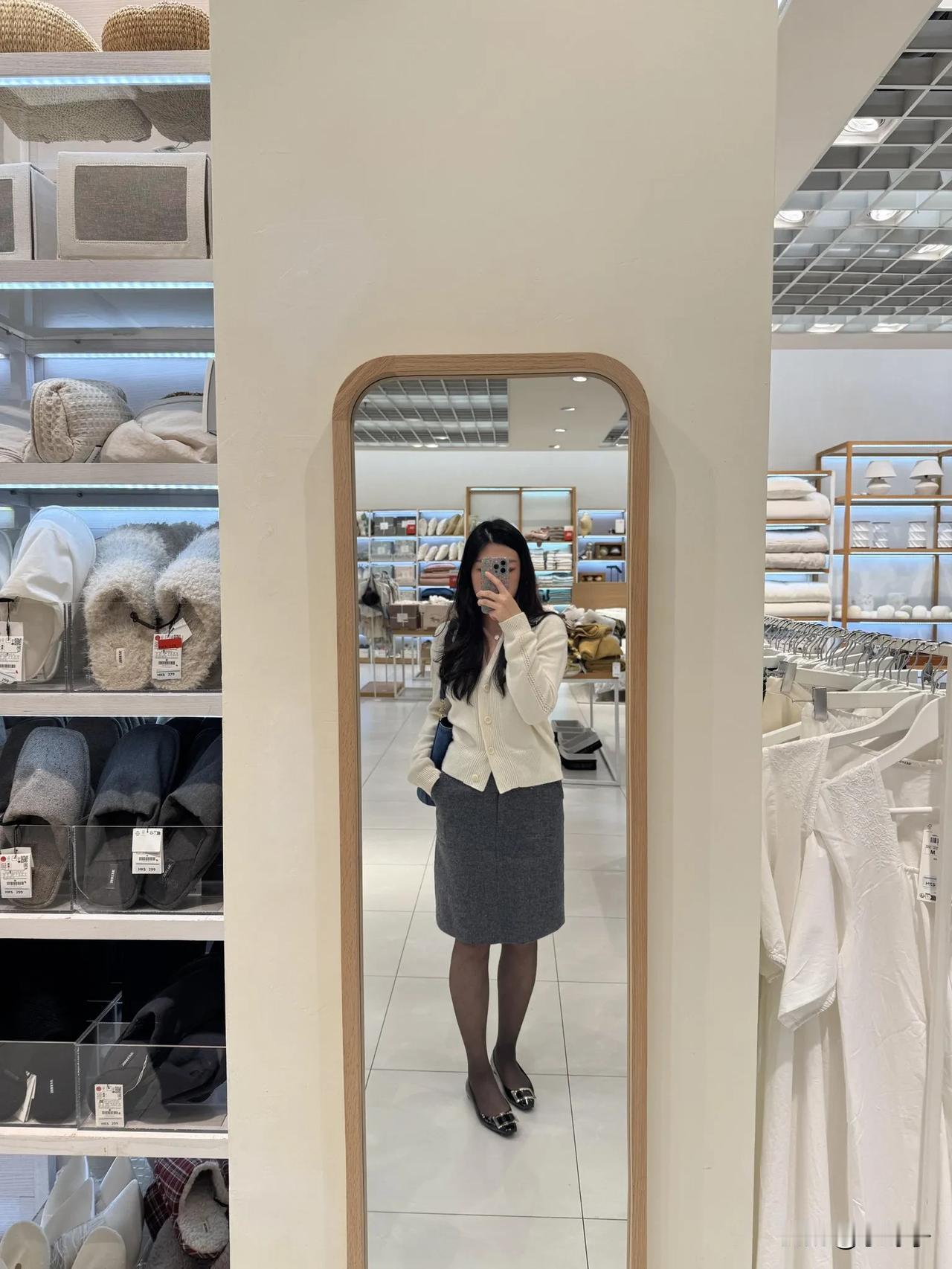 应聘秘书这个穿搭可以吗？