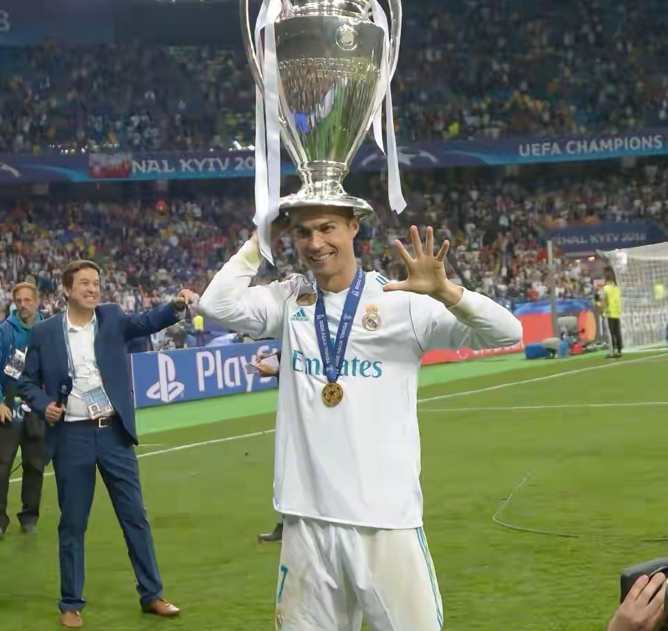 足坛8大谎言:第一，C罗没有技术第二，梅西很低调谦逊第三，鲁尼比C罗还强第四，内