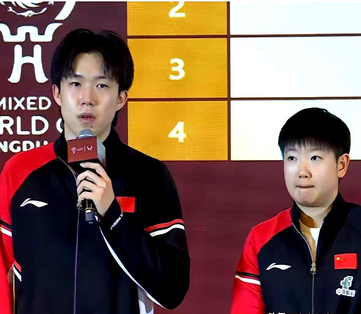 假如抽签仪式中国队派出的球员是王楚钦和王曼昱，王楚钦把那句“发球八天跟发