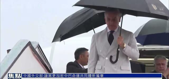 巴基斯坦现在看中国的眼神，挺复杂的事情得从夏巴兹这趟访问说起。他这次在中国前前