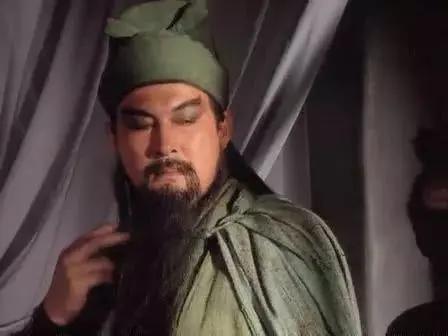 曹操手下四位最不服关羽的大将，被关羽杀了哪两个？熟悉三国历史的人都知道，关羽