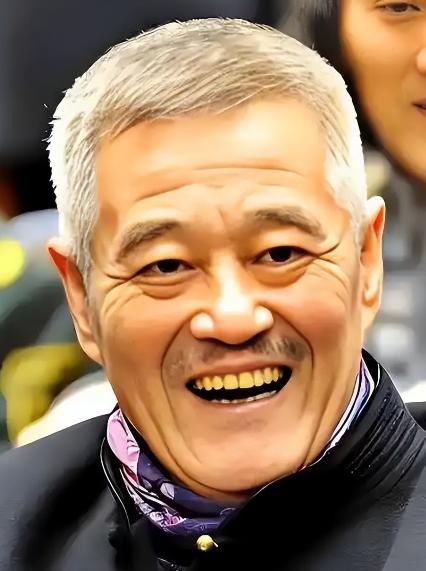 2009年，赵本山脑动脉瘤破裂，出院后，他把手头积蓄凑到一起，共13个亿，于是一