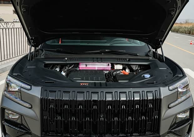 颠覆物理认知！国产车造出“反向电车”，越跑电量越满，外资彻底跟不上了。