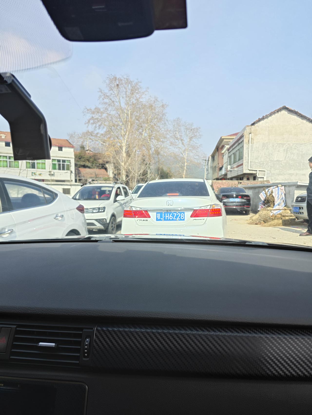 初二拜年忙回农村过年空气好，新鲜果蔬，餐餐都吃的肚皮圆圆。到了