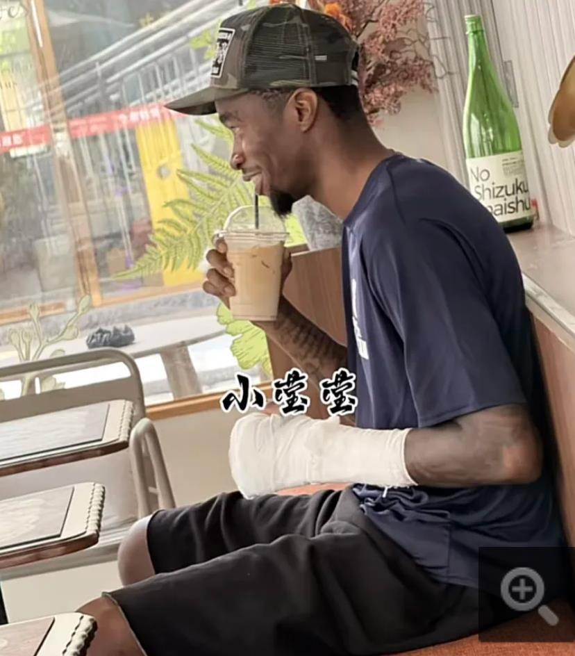 广东宏远队也是够倒霉的，刚刚签约的外援萨姆纳手指受伤了，联赛马上就要开始了，现在