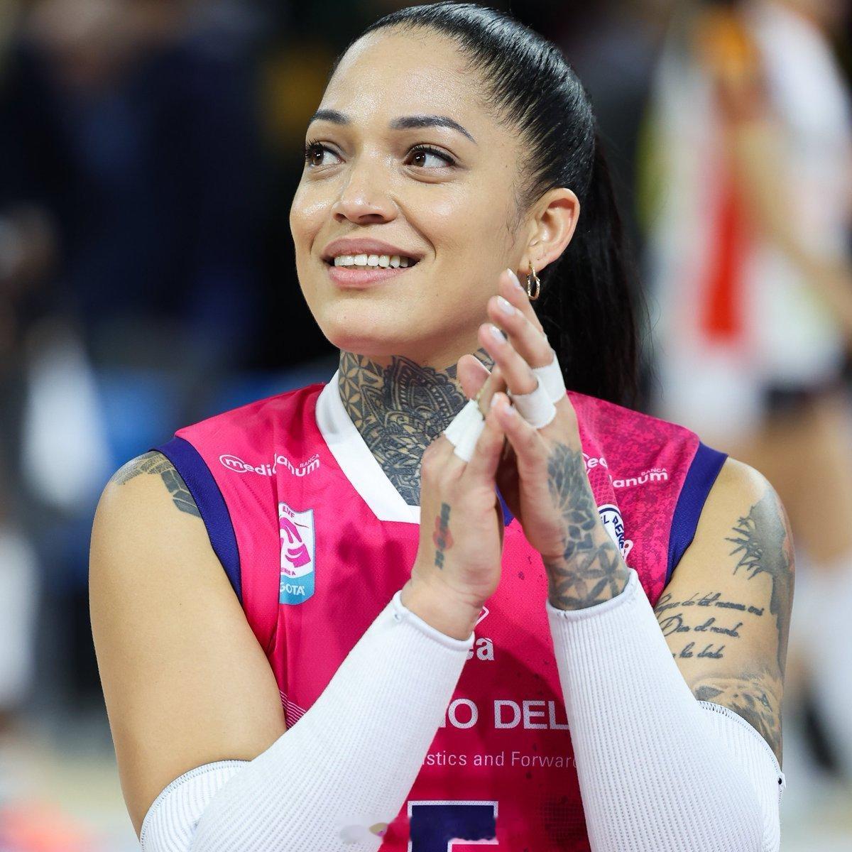 排球转会动态2月17日，据土耳其媒体报道，费内巴切计划与奥格续约一年；除非有意