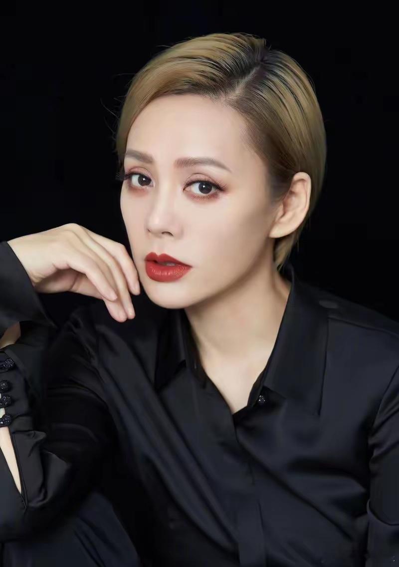 宁静说，我这辈子最后悔的事，就是当年生完孩子，执意不坐月子！那时候我在美国生产，