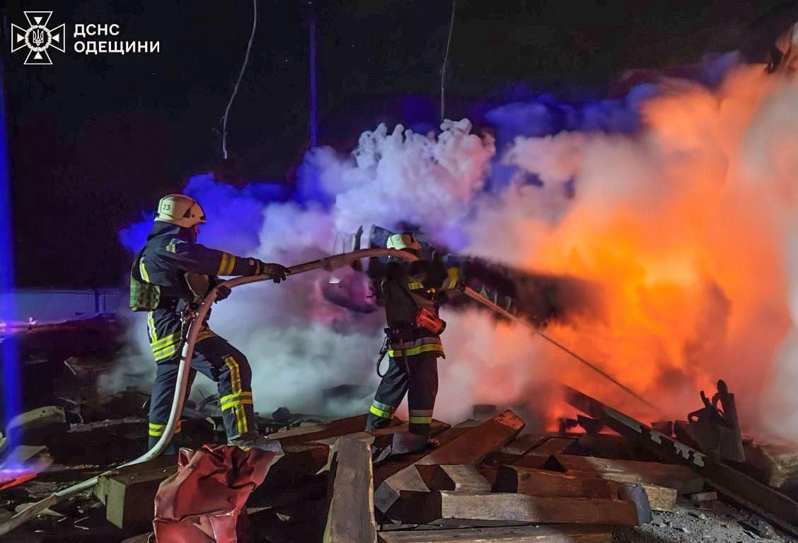 俄乌冲突俄军“拉闸”行动仍在继续今天凌晨敖德萨的多处能源设施再度遭到打击。敖德