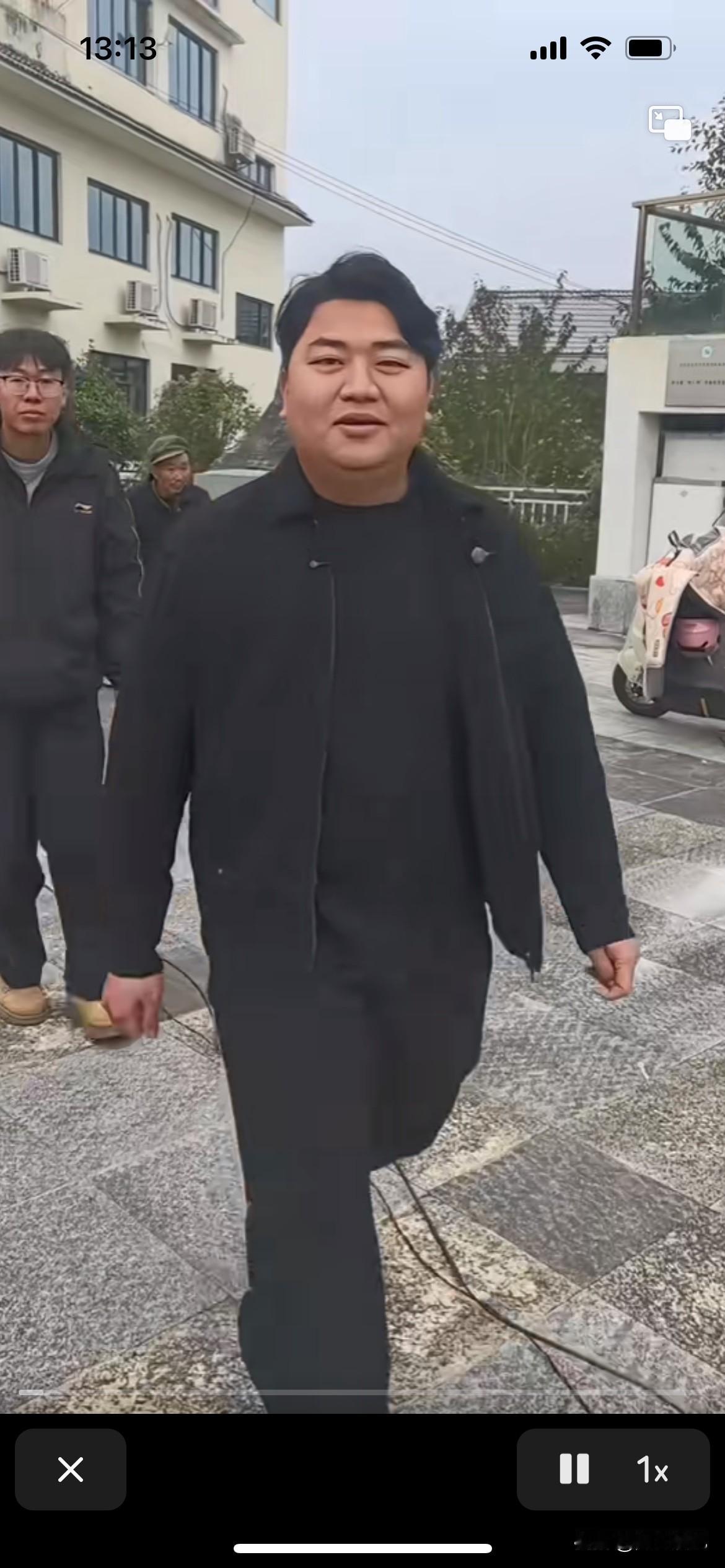 全红婵哥哥顶着很多议论嘲讽的压力，也要坚持直播带货，他不是为了自己，更多的是为了