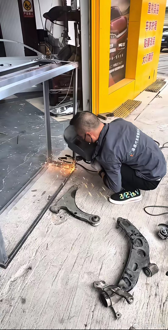 江苏“舞王”，中集集团电焊工，焊武帝葛兵兵，落魄了，一夜回到了解放前。曾经他也位