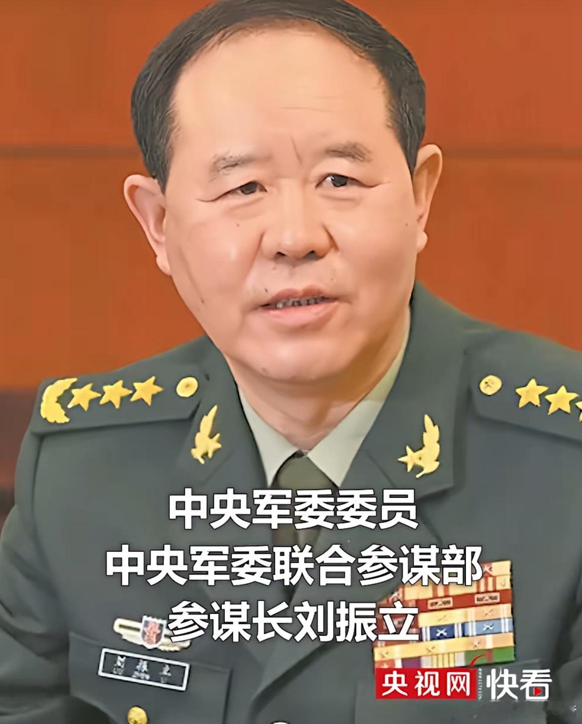 坚决拥护中共中央的正确决策