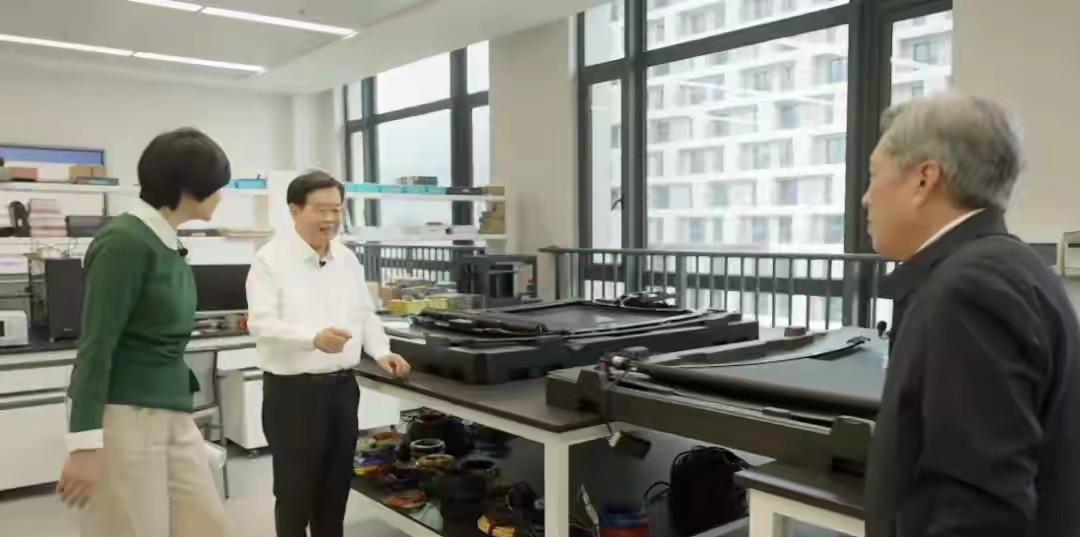 一所大学300名老师，就只收50名学生福耀科技大学太牛了。全校本科生首次只招收