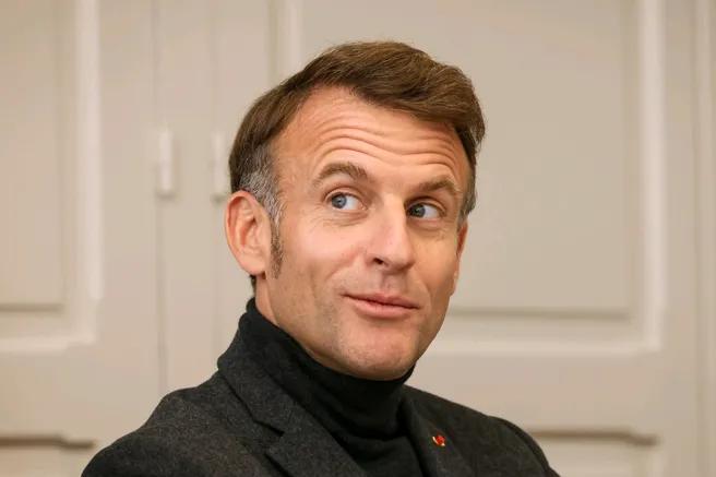 法国媒体《费加罗报》(LeFigaro)30日公布的最新民调显示,法国总统马克