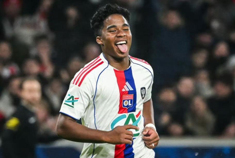 里昂总监马蒂厄·路易-让参加节目，谈到了恩德里克冬窗租借加盟球队的话题。“这笔交