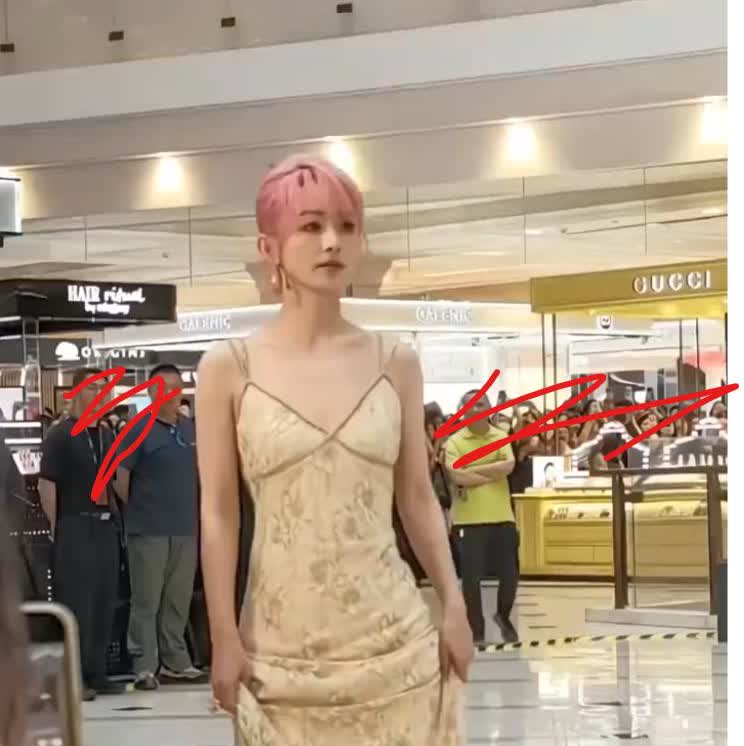 赵丽颖总算回应了和赵德胤的热恋绯闻。没想到是以这种方式。这也太有活人感了