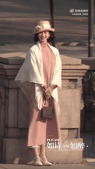 刘诗诗千里江山图路透，小说里的民国富家千金大小姐从此有了脸～刘诗诗粉色旗袍路透