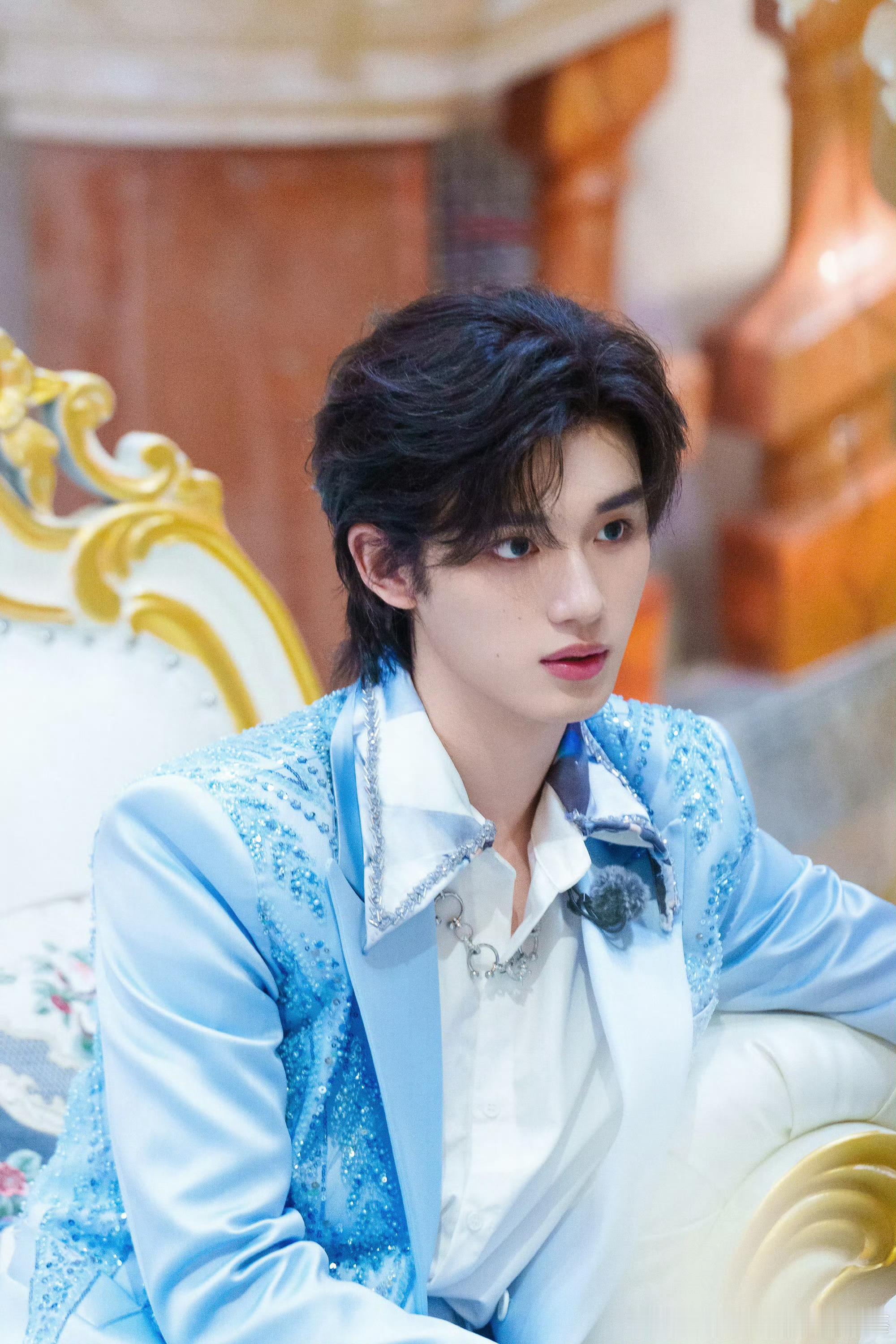 金靖有了张凌赫忘了丁程鑫妈咪……哦不是奶妈也不对是奶奶