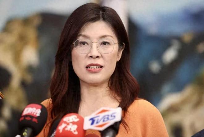 郑丽文强势打出“六连击”！眼看赖清德顶不住了，美州长窜台增设据点正所谓，“