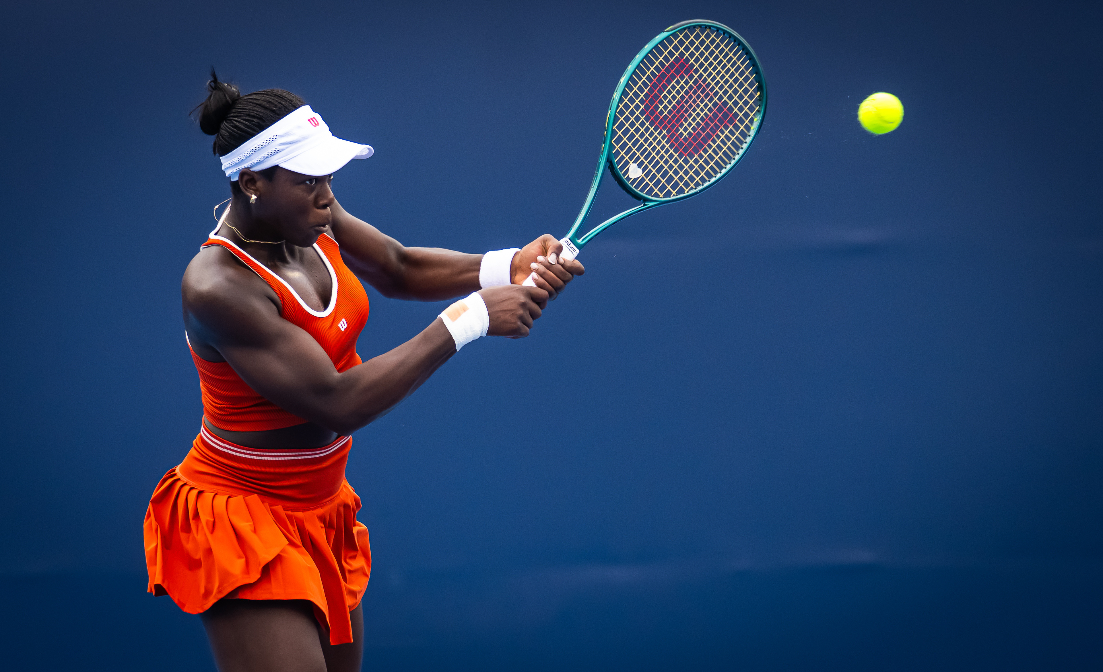 姆博科赢得加拿大德比🇨🇦WTA500东京站首轮加拿大内战，9号种子姆博科以