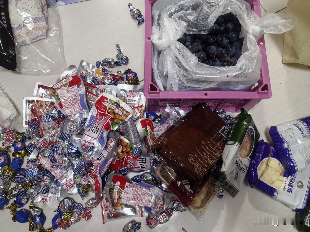 我的忘年闺蜜为啥叫忘年闺蜜呢？我俩年龄相差32岁，阿姨今年76岁。